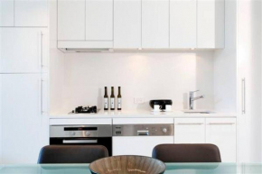 Perfectly Located Crows Nest Apartment C404, Sydney